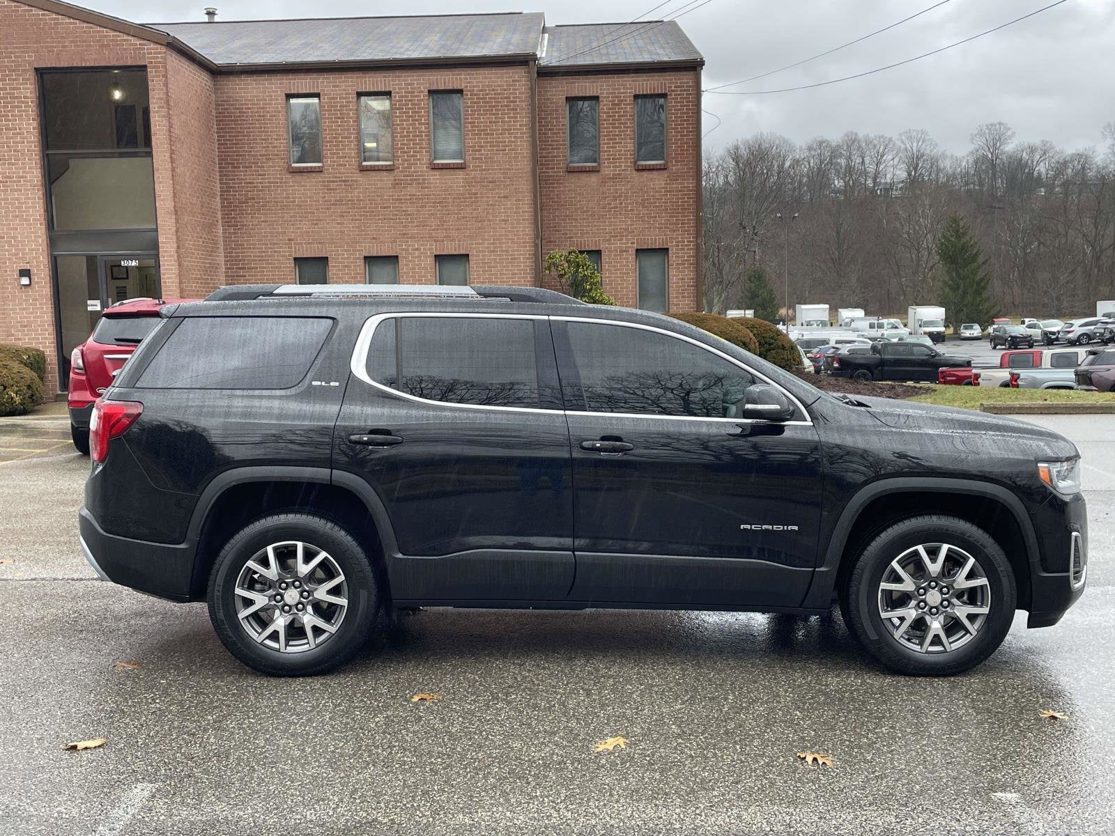 2023 GMC Acadia SLE