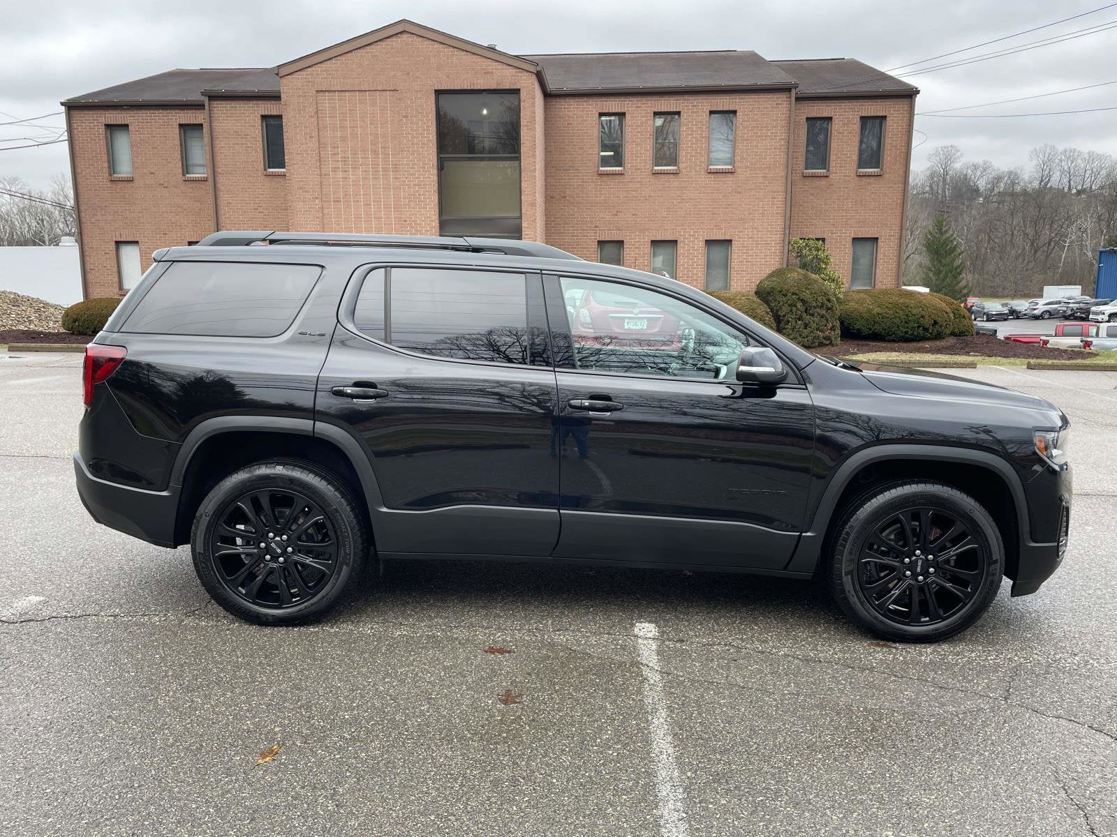 2023 GMC Acadia SLE
