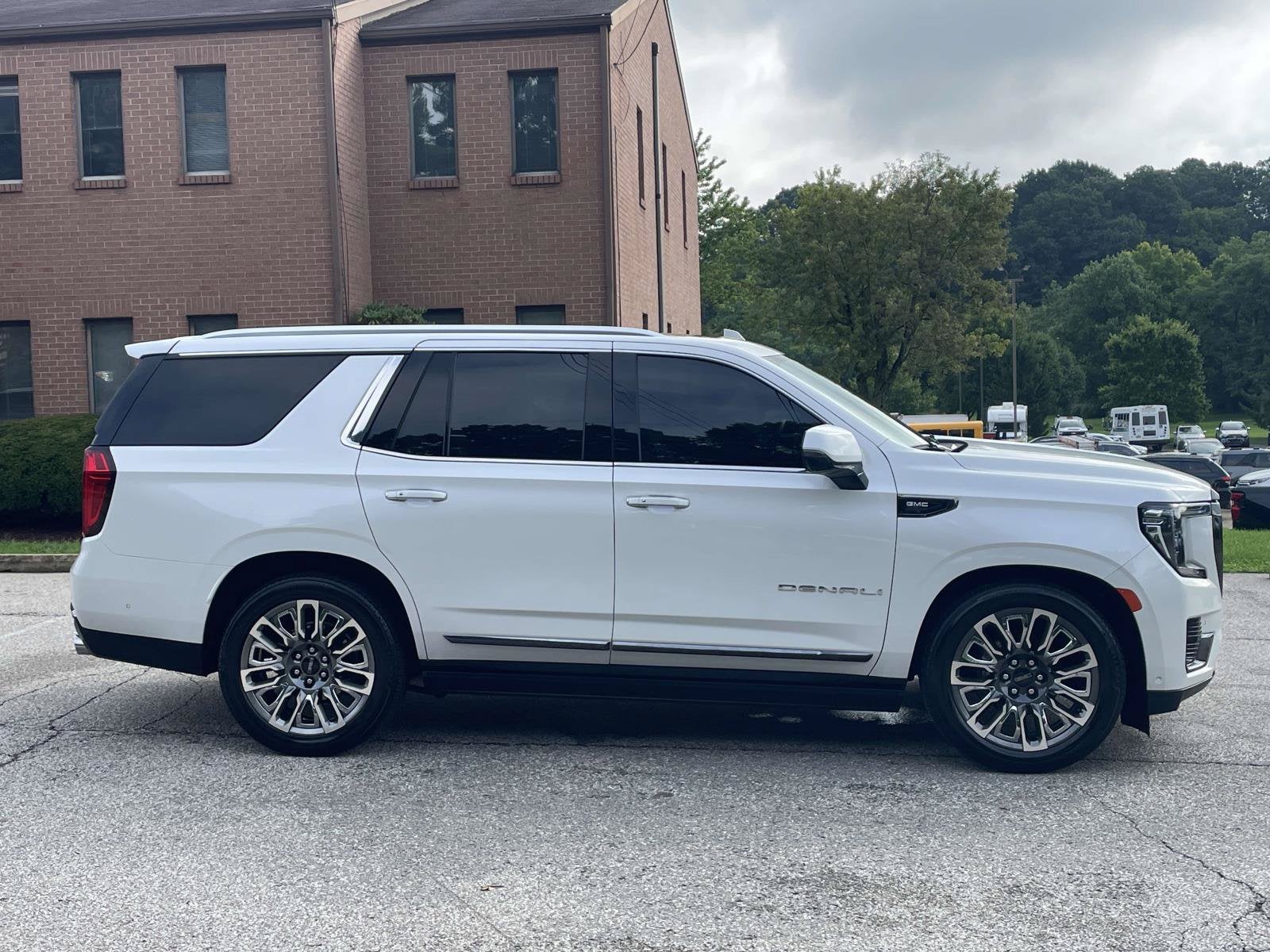 2023 GMC Yukon Denali Ultimate