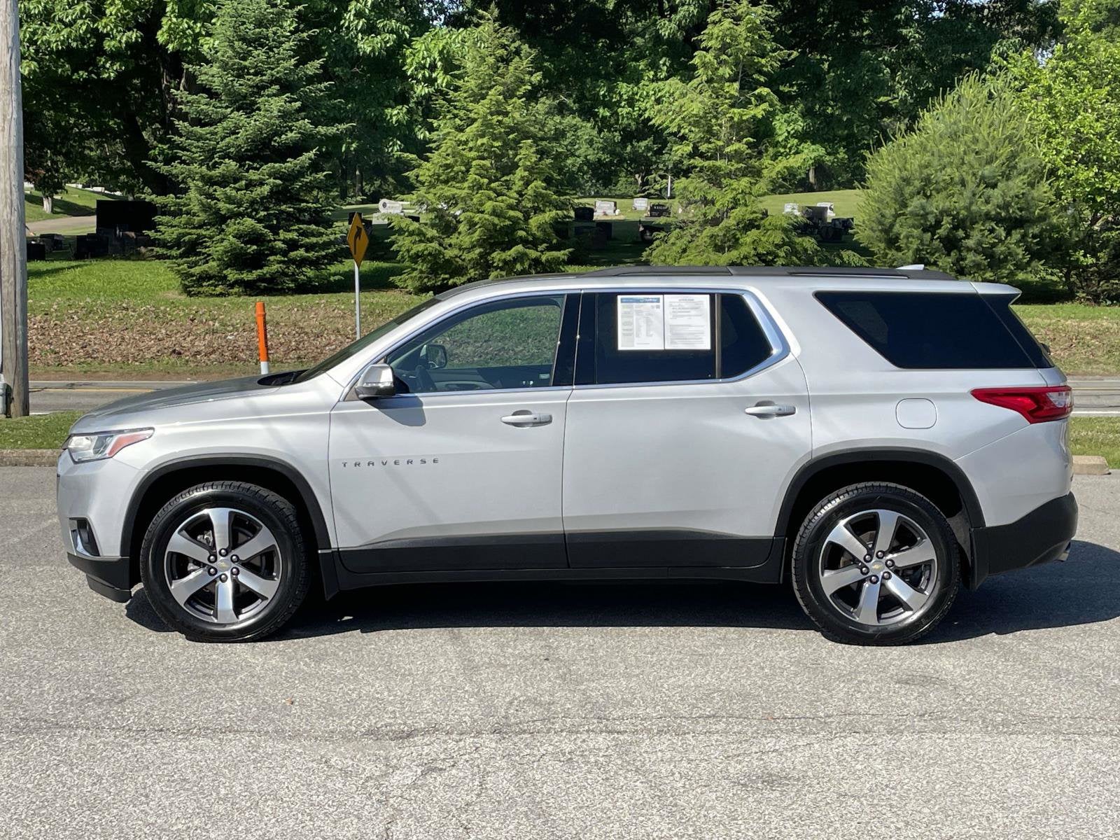 2021 Chevrolet Traverse LT Leather