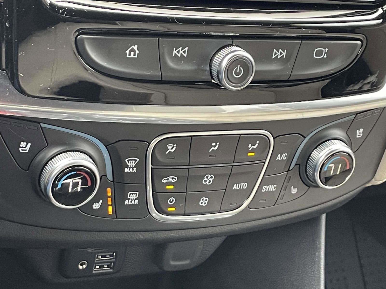 2022 Chevrolet Traverse Premier
