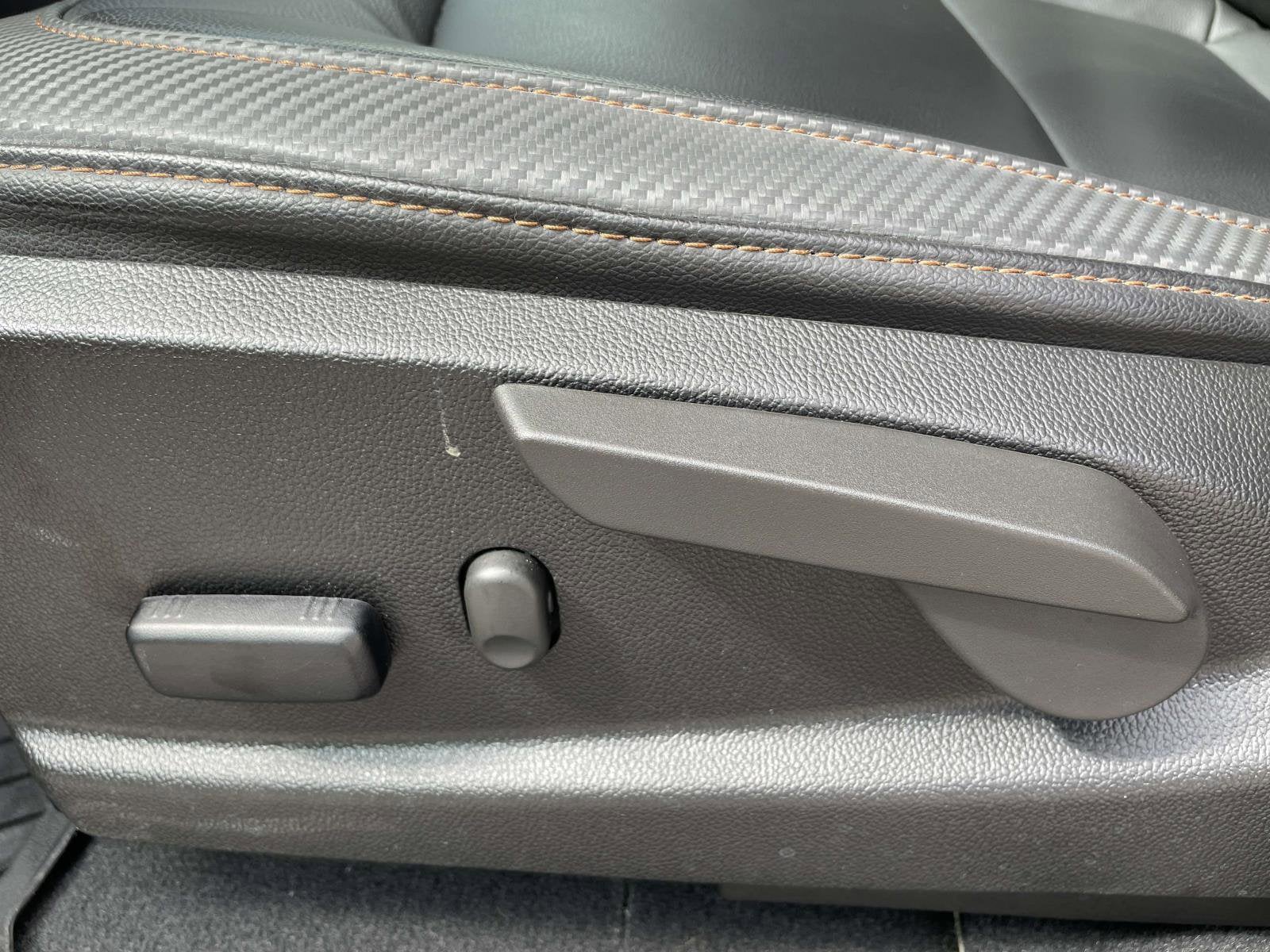 2022 GMC Canyon AT4 - Leather