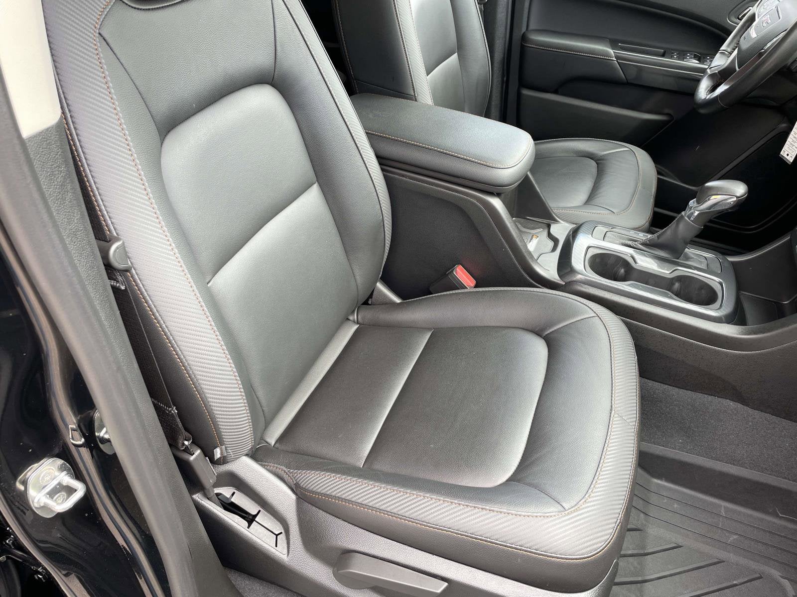 2022 GMC Canyon AT4 - Leather