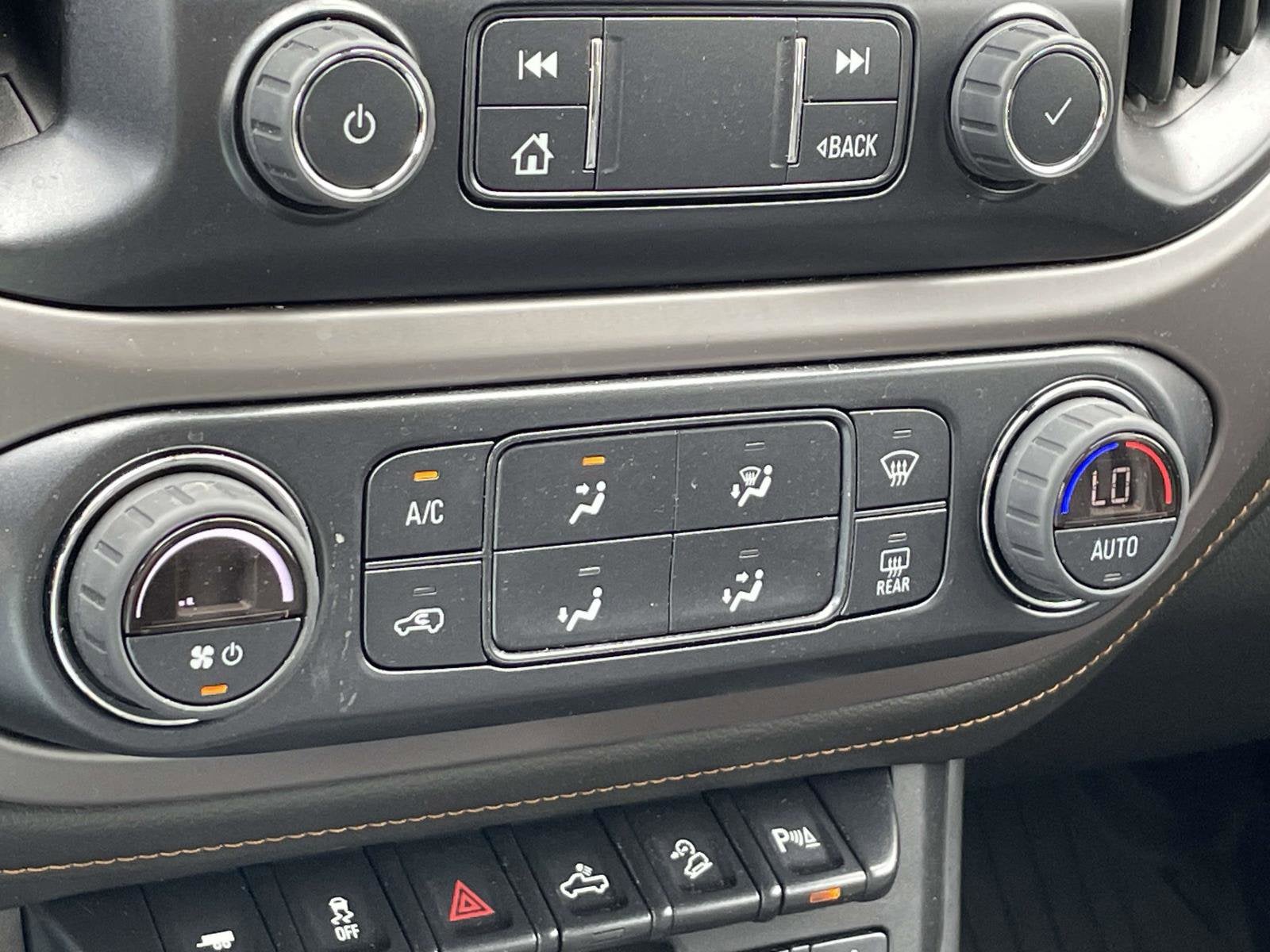 2022 GMC Canyon AT4 - Leather