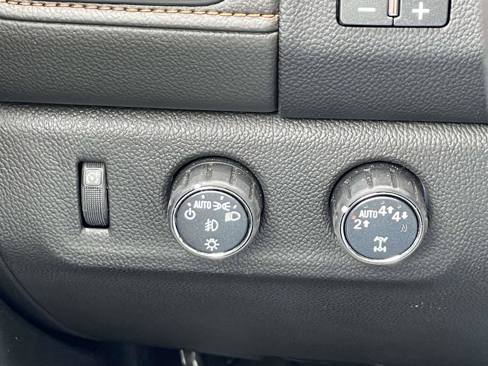 2022 GMC Canyon AT4 - Leather