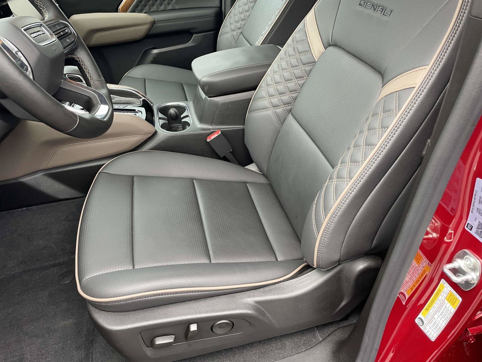 2024 GMC Canyon Denali