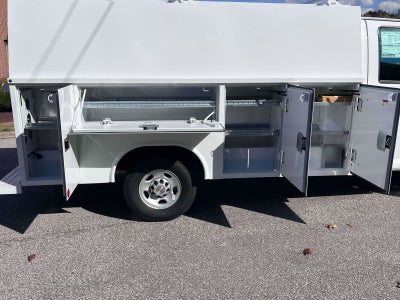 2025 Chevrolet Express Cutaway 3500 1WT