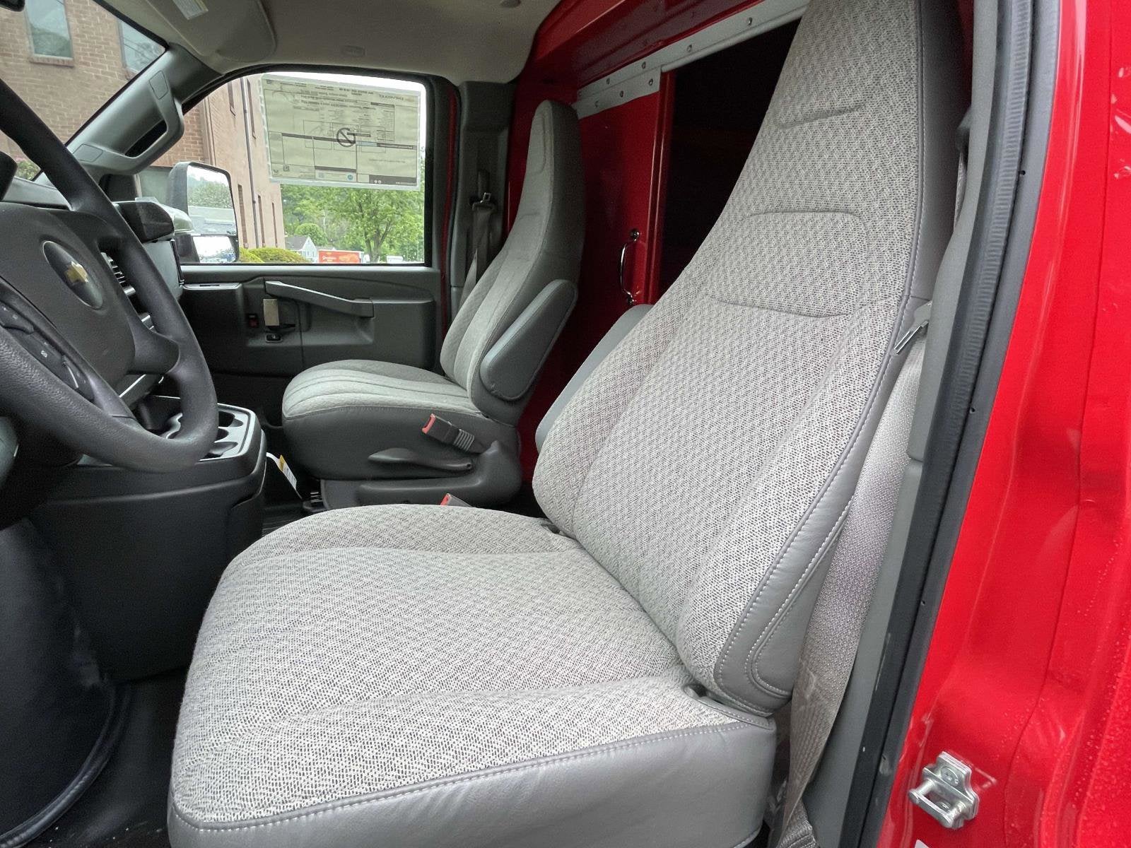 2026 Chevrolet Express Cutaway 3500 1WT