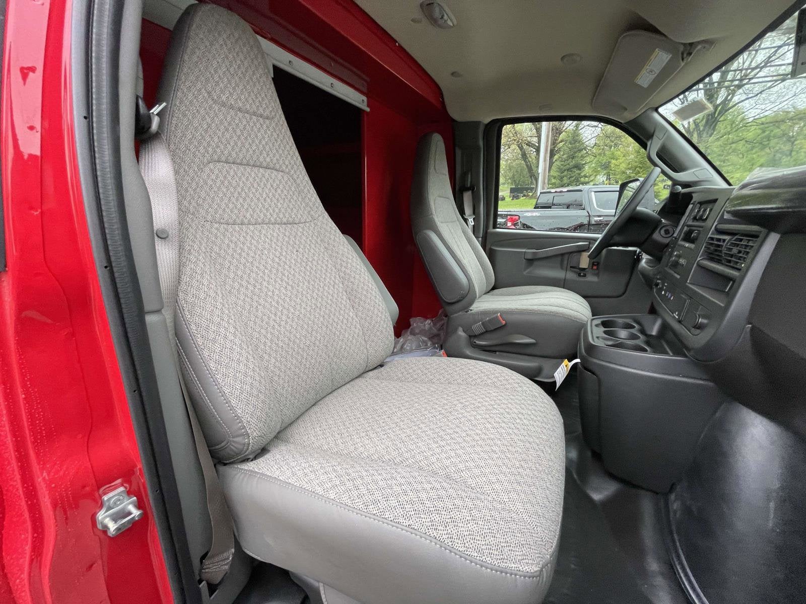 2026 Chevrolet Express Cutaway 3500 1WT