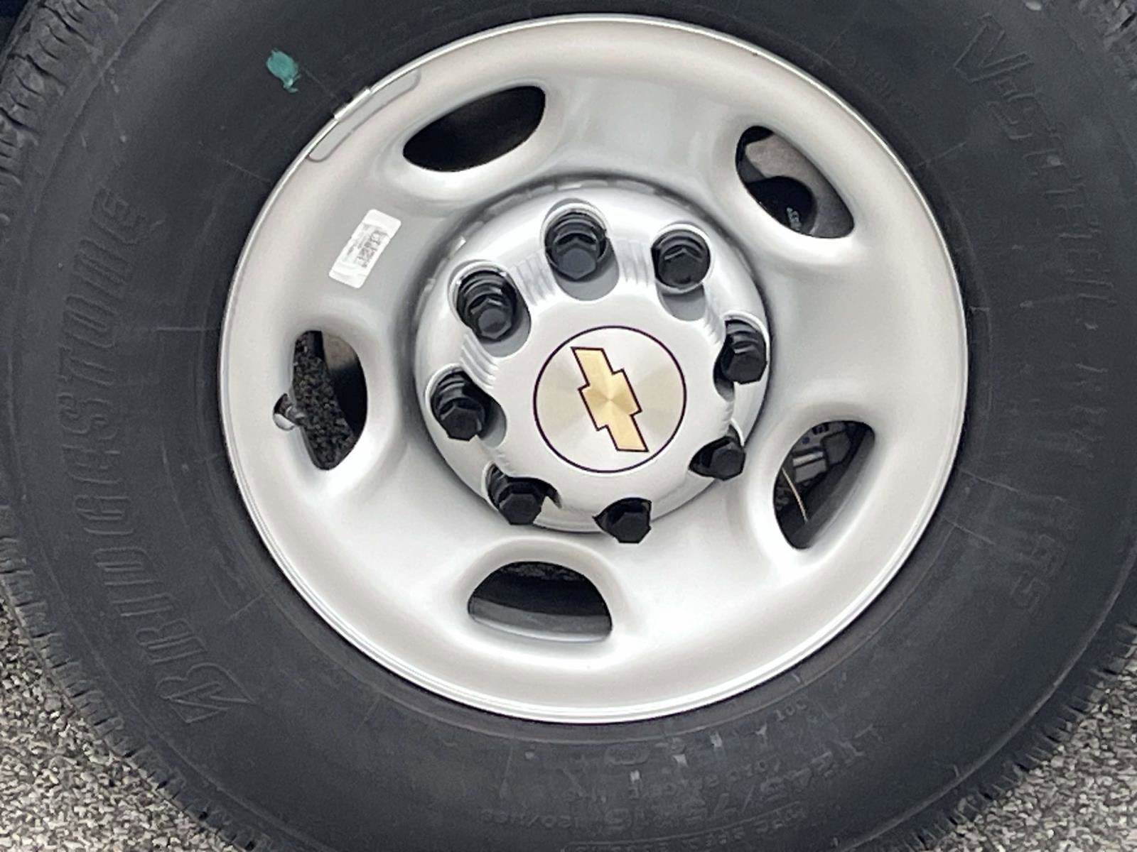 2025 Chevrolet Express Cutaway 3500 1WT