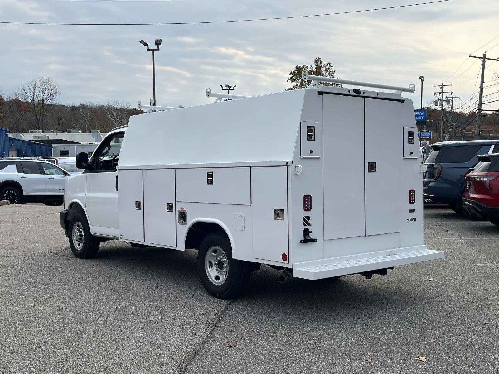 2025 Chevrolet Express Cutaway 3500 1WT