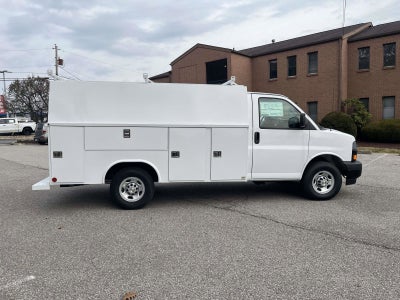 2025 Chevrolet Express Cutaway 3500 1WT