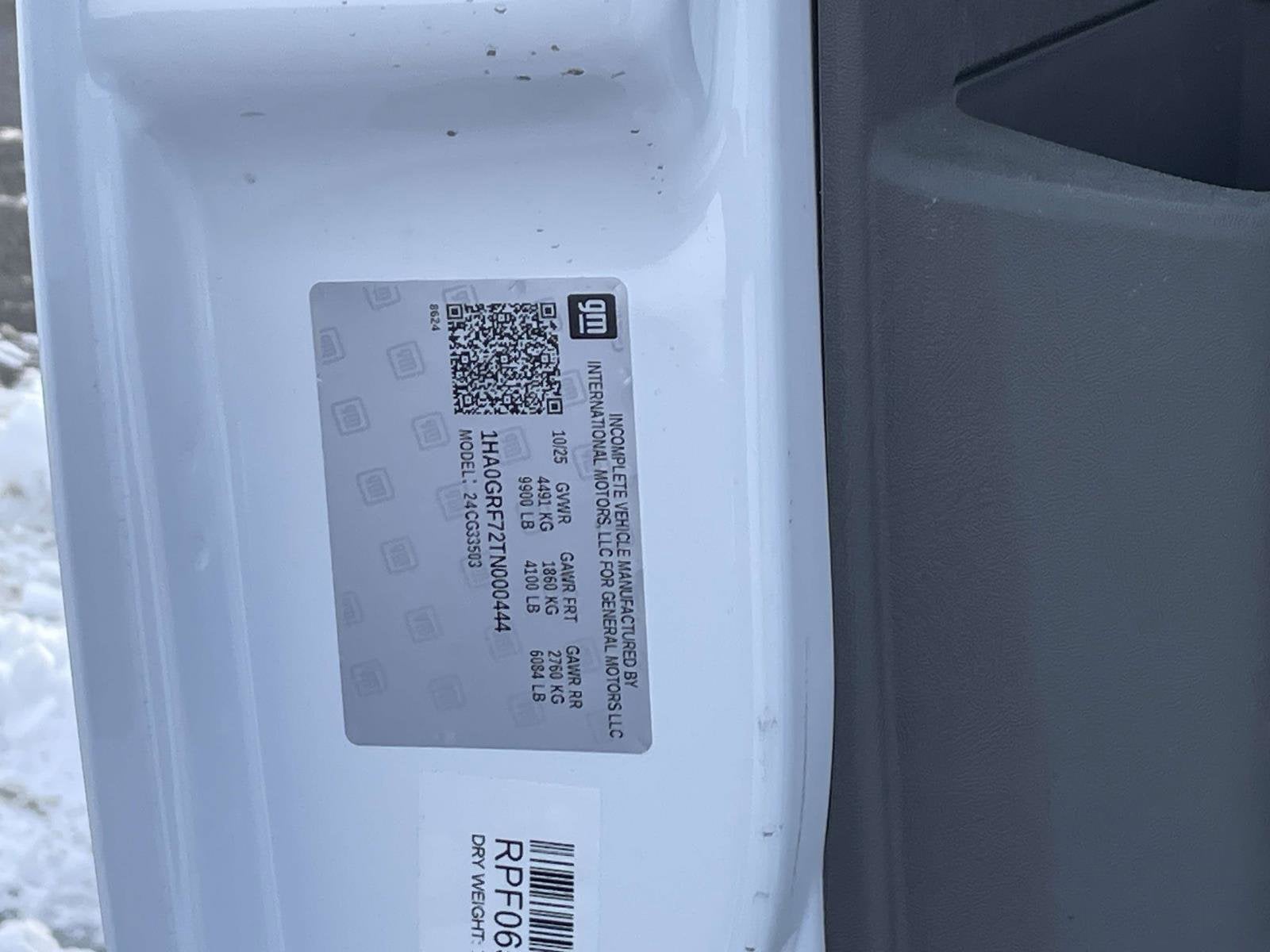 2026 Chevrolet Express Cutaway 3500 1WT