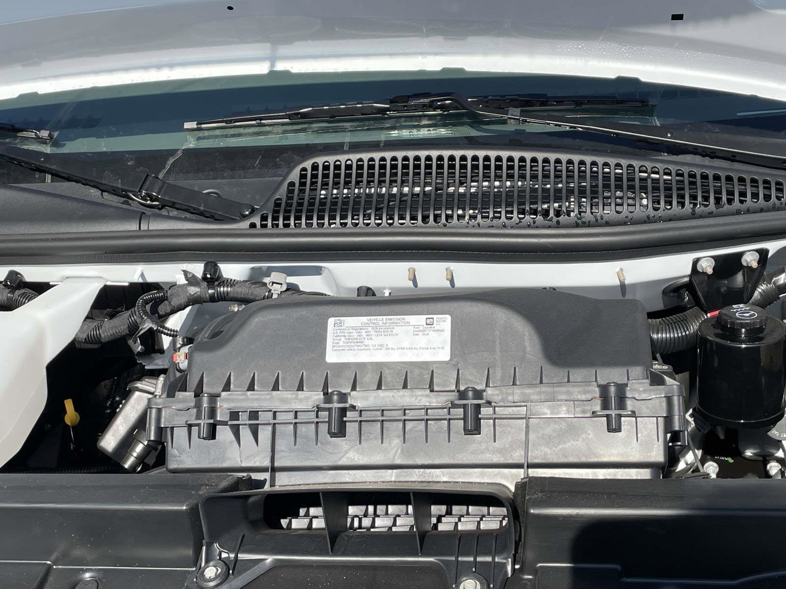 2026 Chevrolet Express Cutaway 3500 1WT