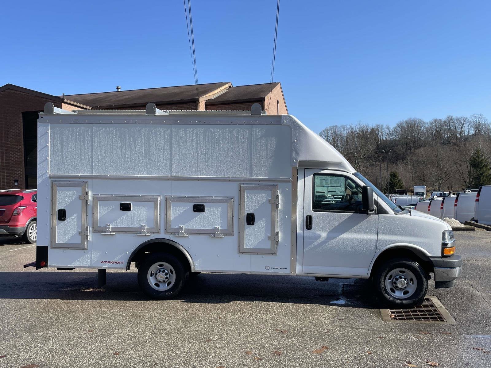 2026 Chevrolet Express Cutaway 3500 1WT