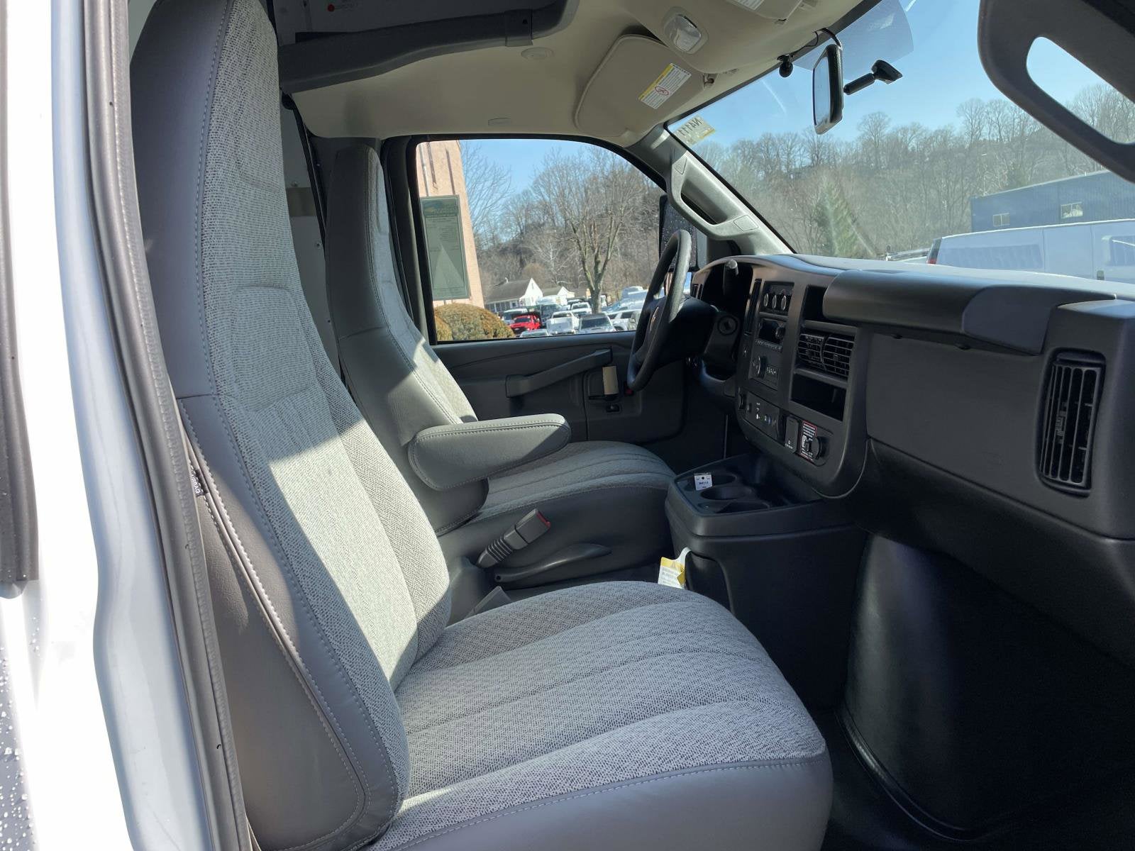 2026 Chevrolet Express Cutaway 3500 1WT