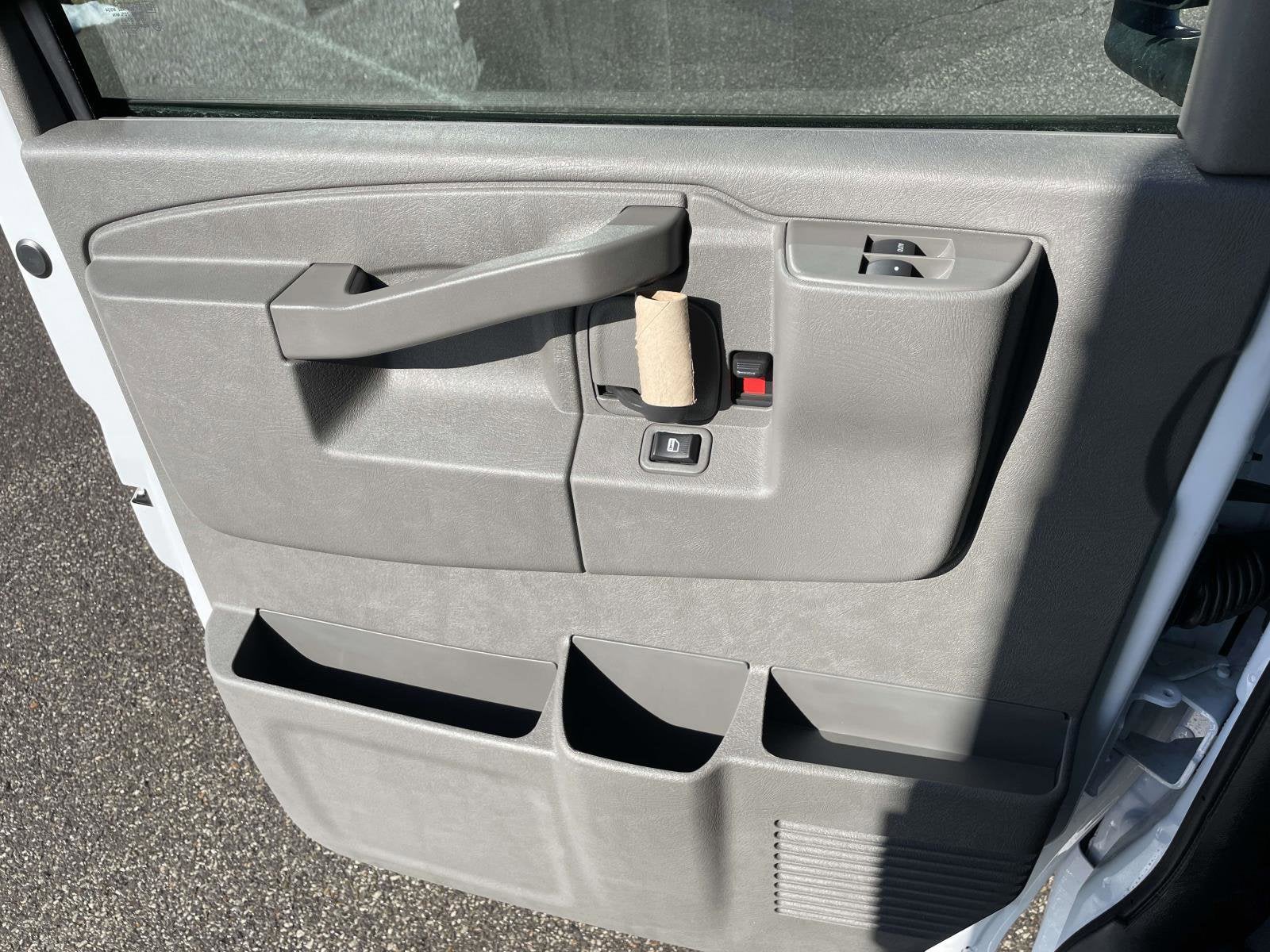 2026 Chevrolet Express Cutaway 3500 1WT