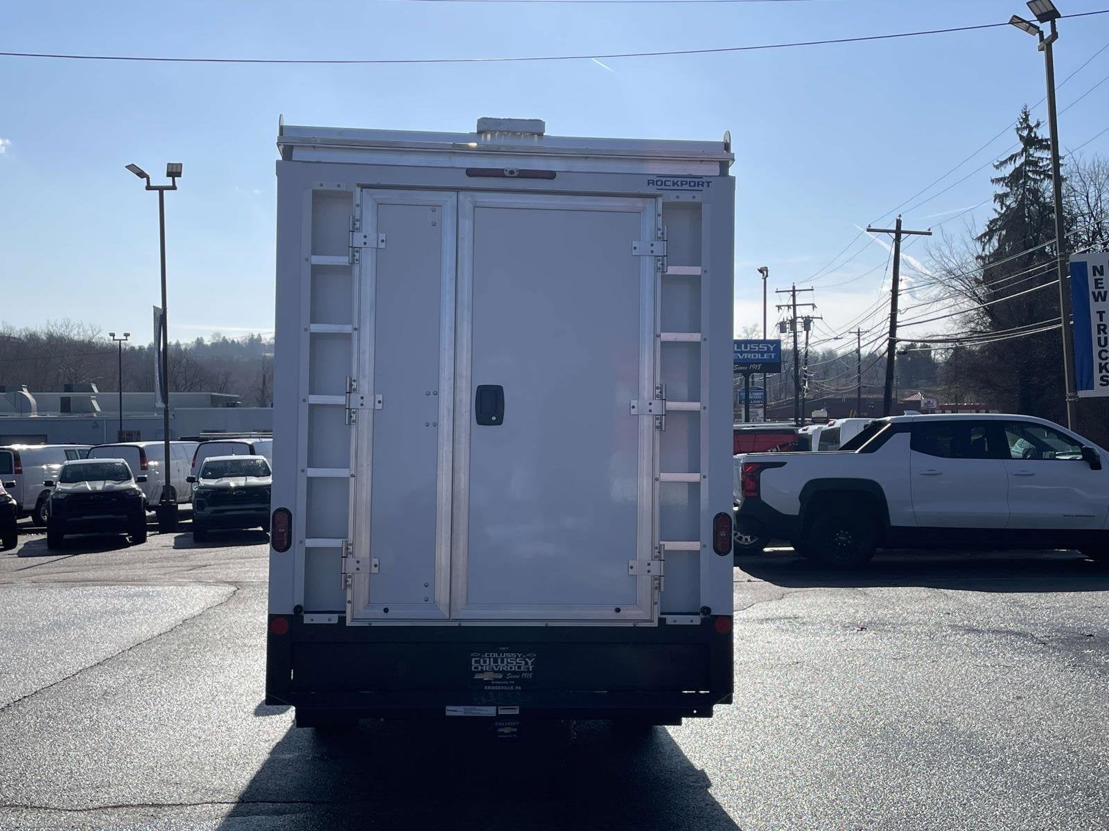 2026 Chevrolet Express Cutaway 3500 1WT