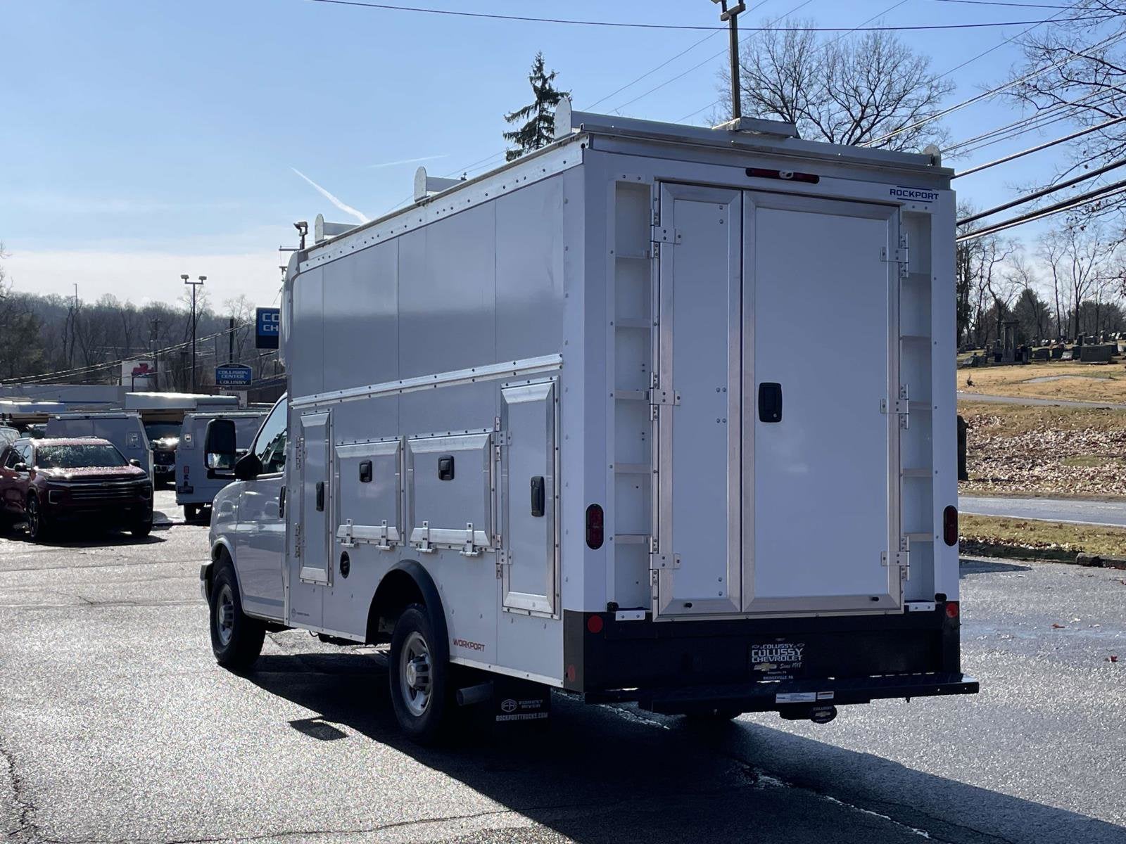 2026 Chevrolet Express Cutaway 3500 1WT