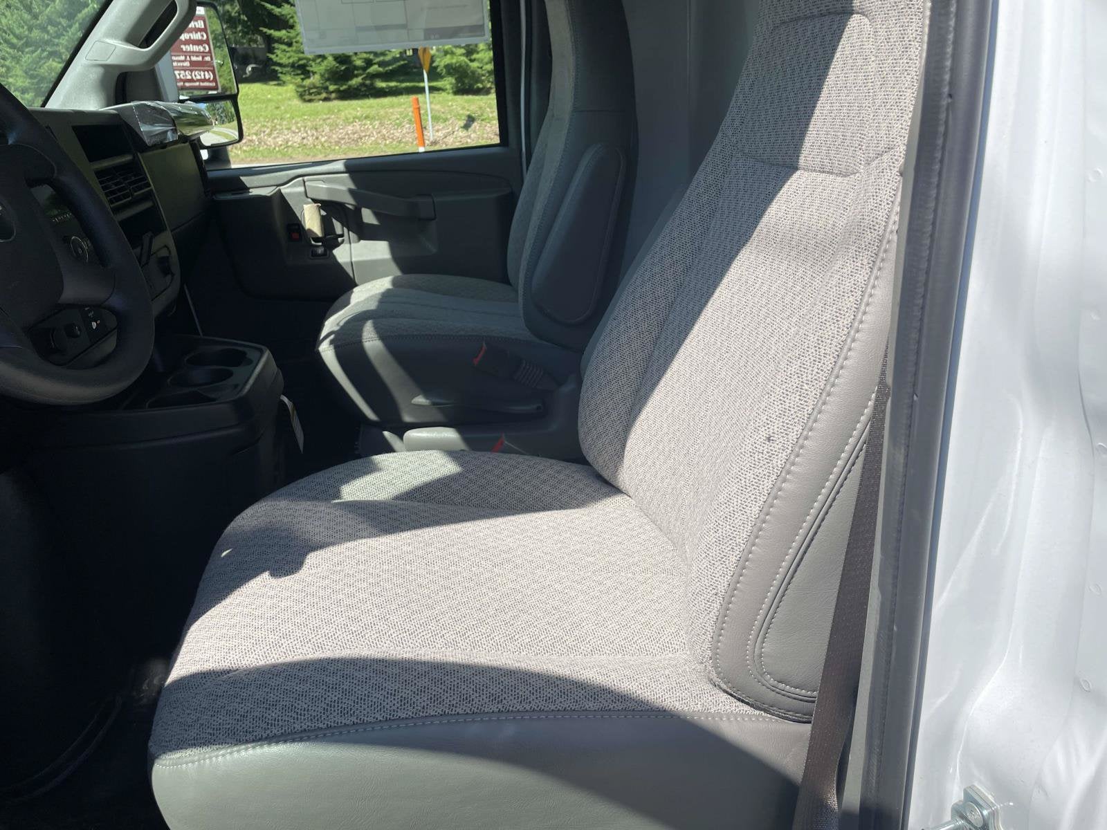 2026 Chevrolet Express Cutaway 3500 1WT