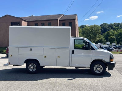 2026 Chevrolet Express Cutaway 3500 1WT