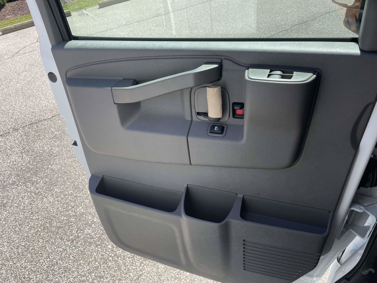 2026 Chevrolet Express Cutaway 3500 1WT