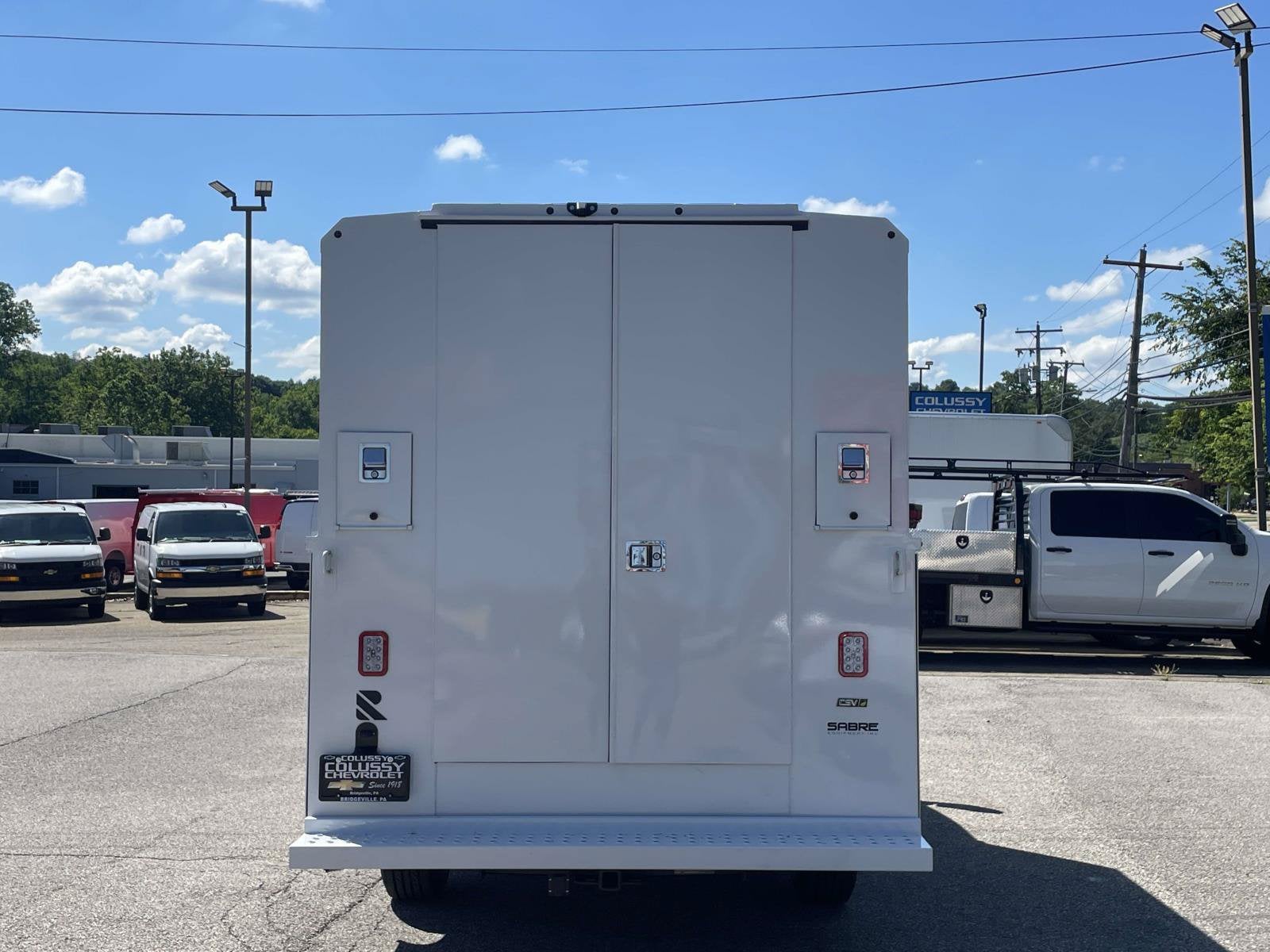 2026 Chevrolet Express Cutaway 3500 1WT