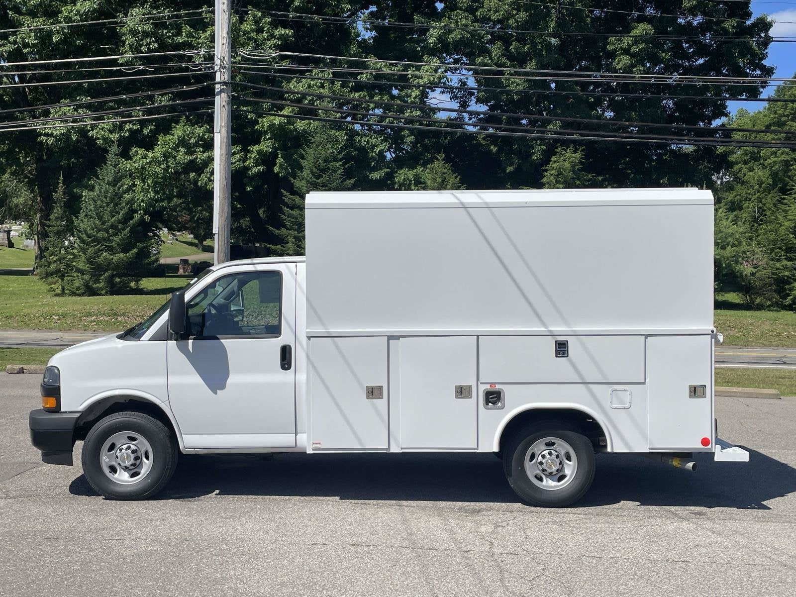 2026 Chevrolet Express Cutaway 3500 1WT