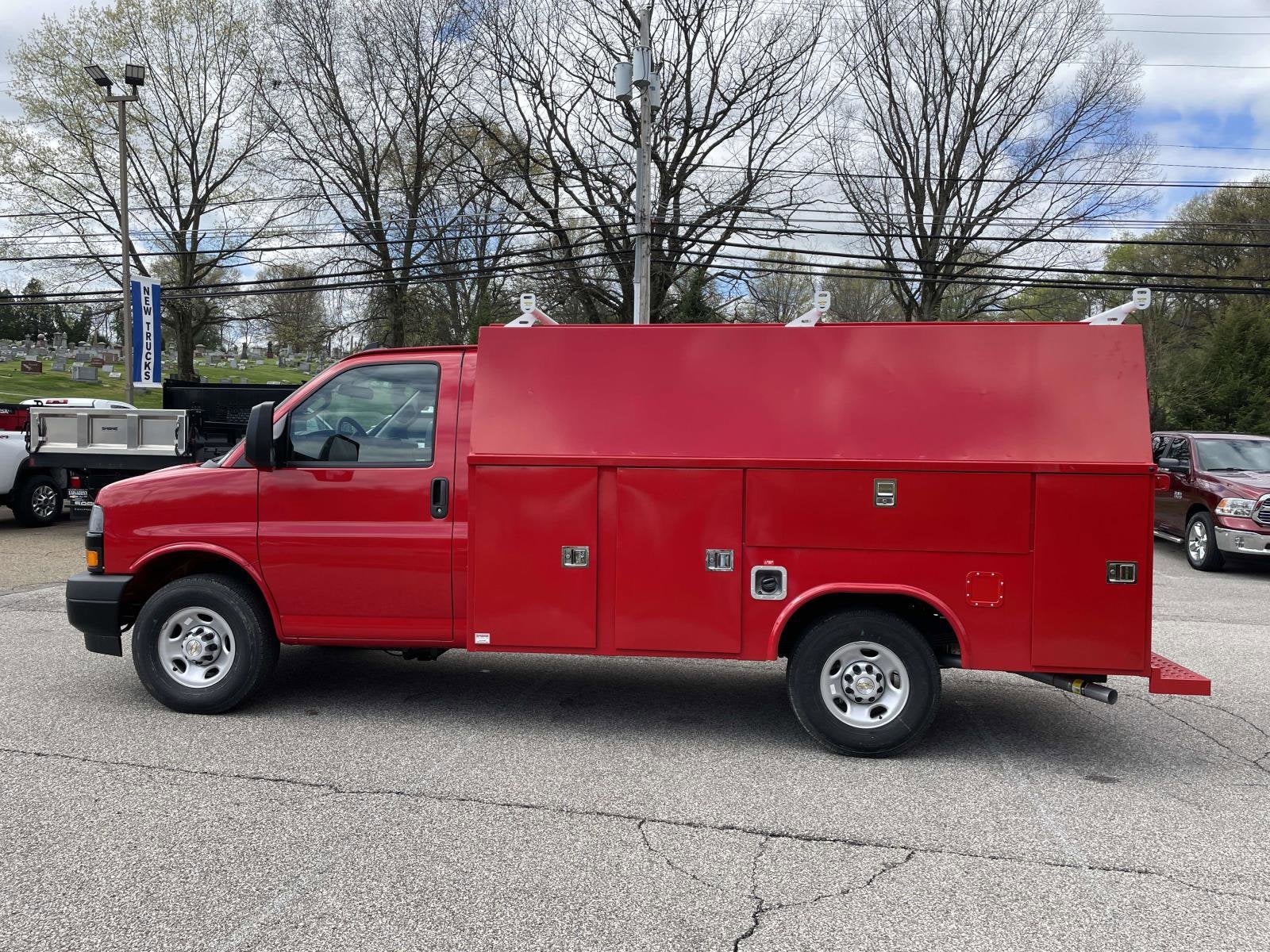 2026 Chevrolet Express Cutaway 3500 1WT