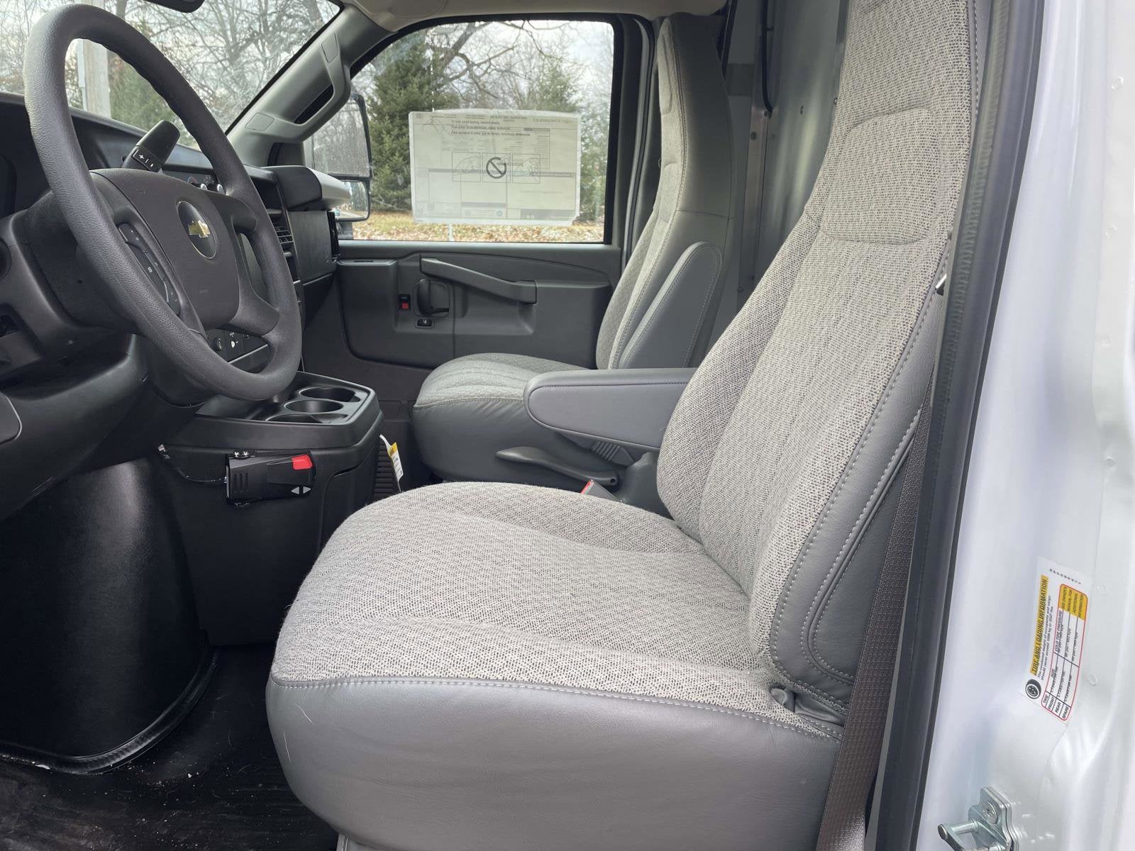 2026 Chevrolet Express Cutaway 3500 1WT