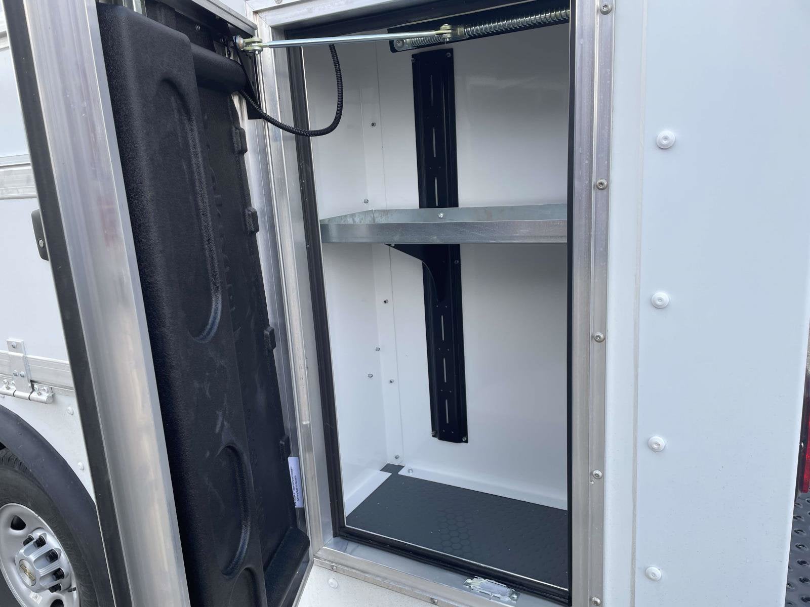 2026 Chevrolet Express Cutaway 3500 1WT