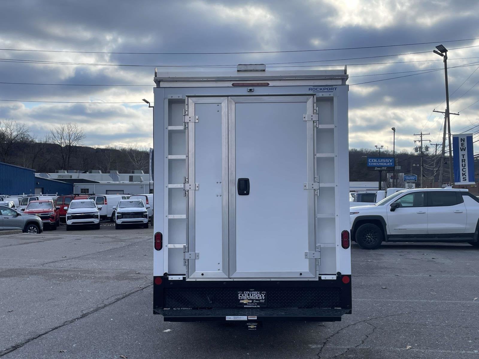 2026 Chevrolet Express Cutaway 3500 1WT