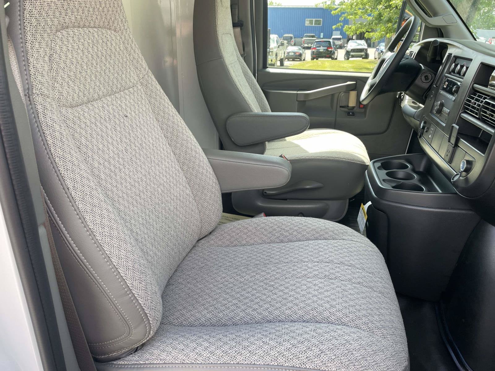 2026 Chevrolet Express Cutaway 3500 1WT