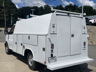 2026 Chevrolet Express Cutaway 3500 1WT