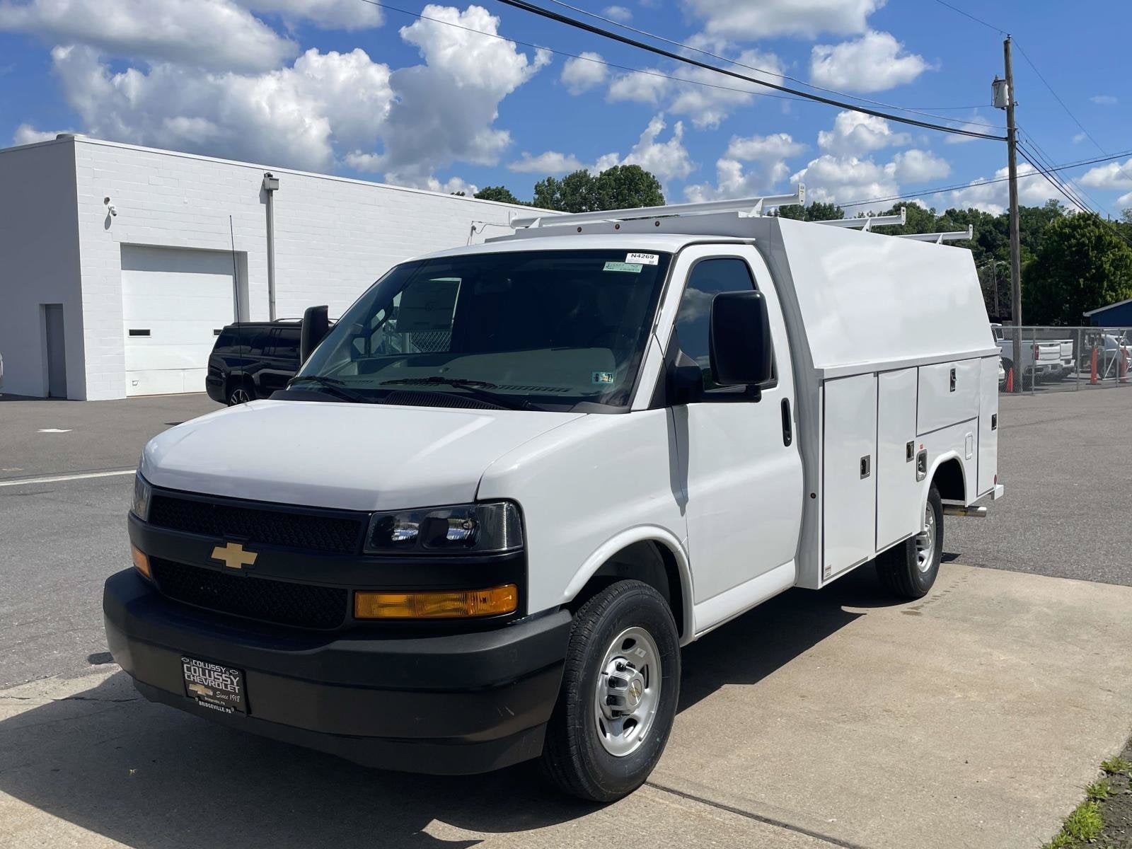2026 Chevrolet Express Cutaway 3500 1WT