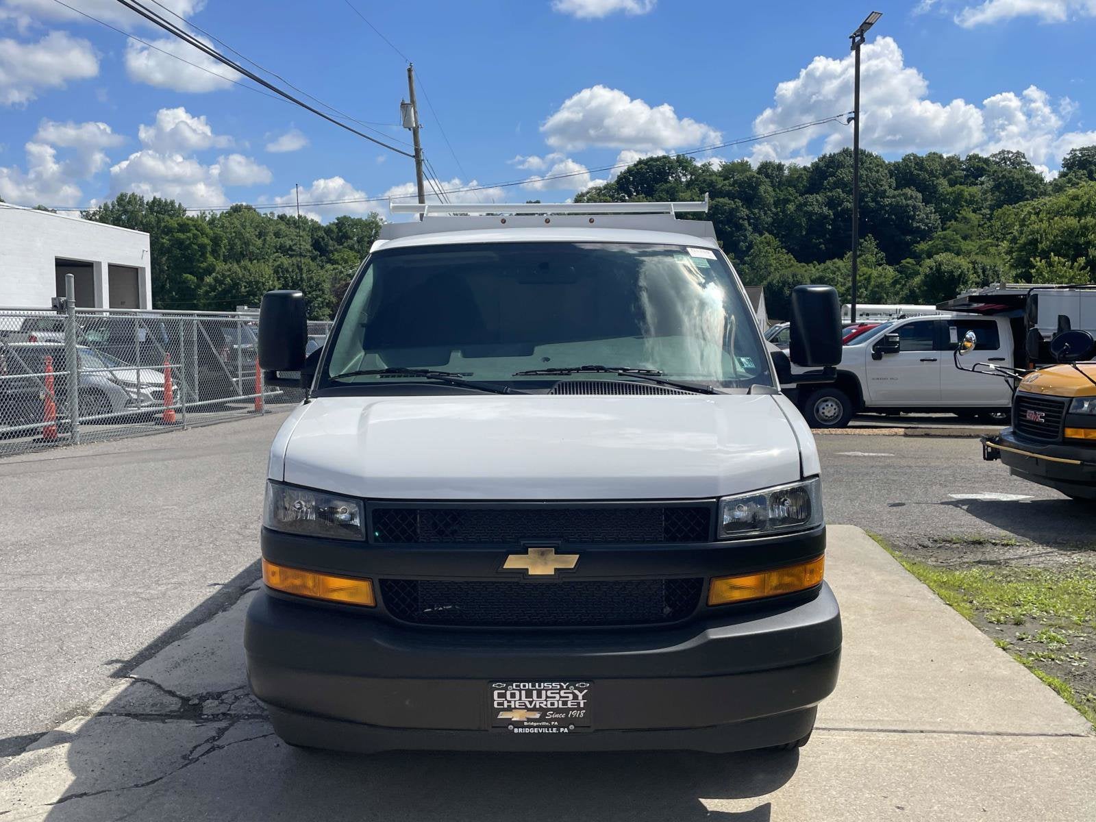2026 Chevrolet Express Cutaway 3500 1WT