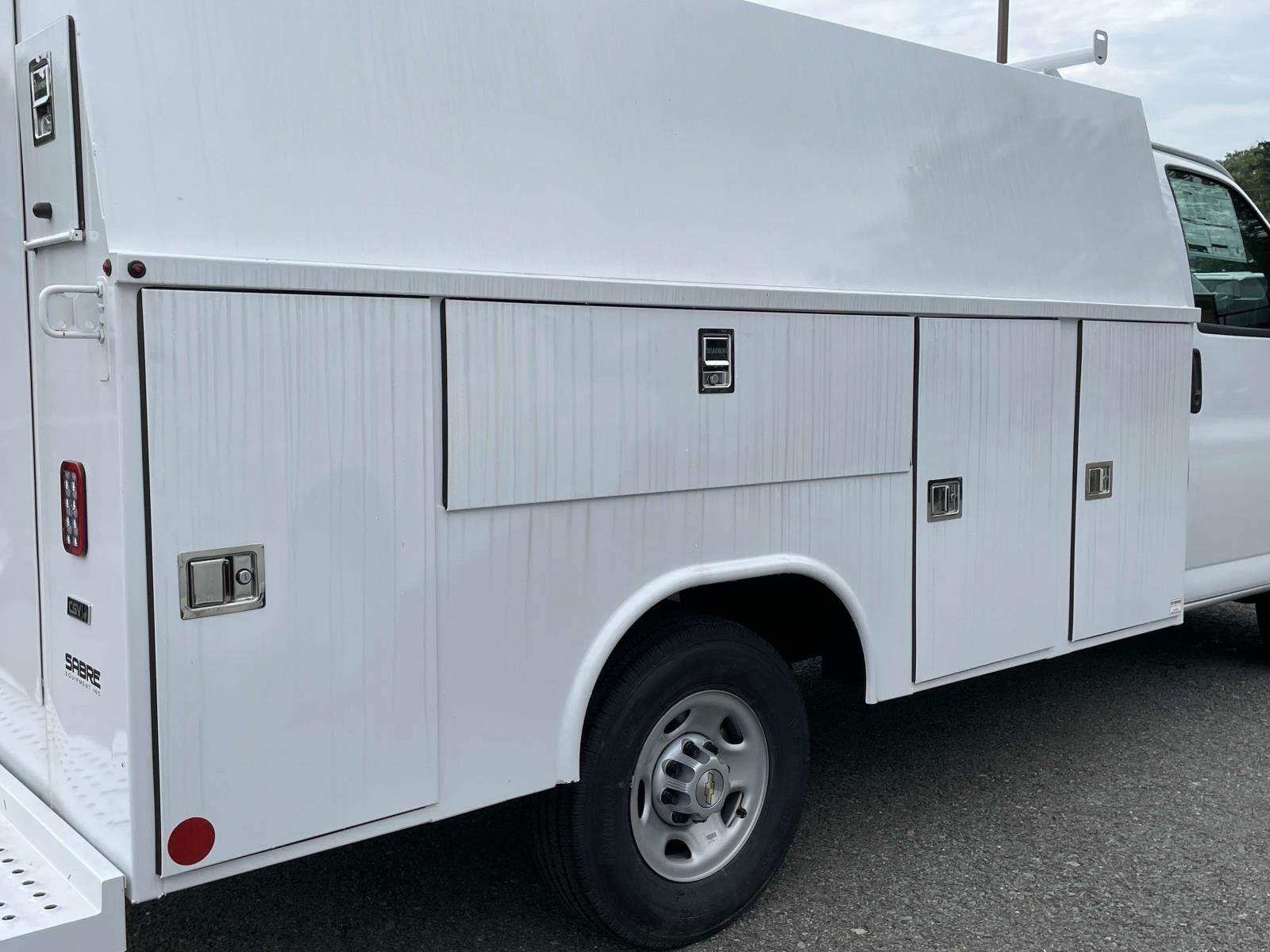 2025 Chevrolet Express Cutaway 3500 1WT