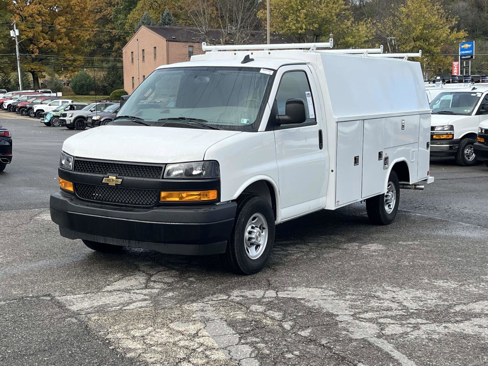 2025 Chevrolet Express Cutaway 3500 1WT