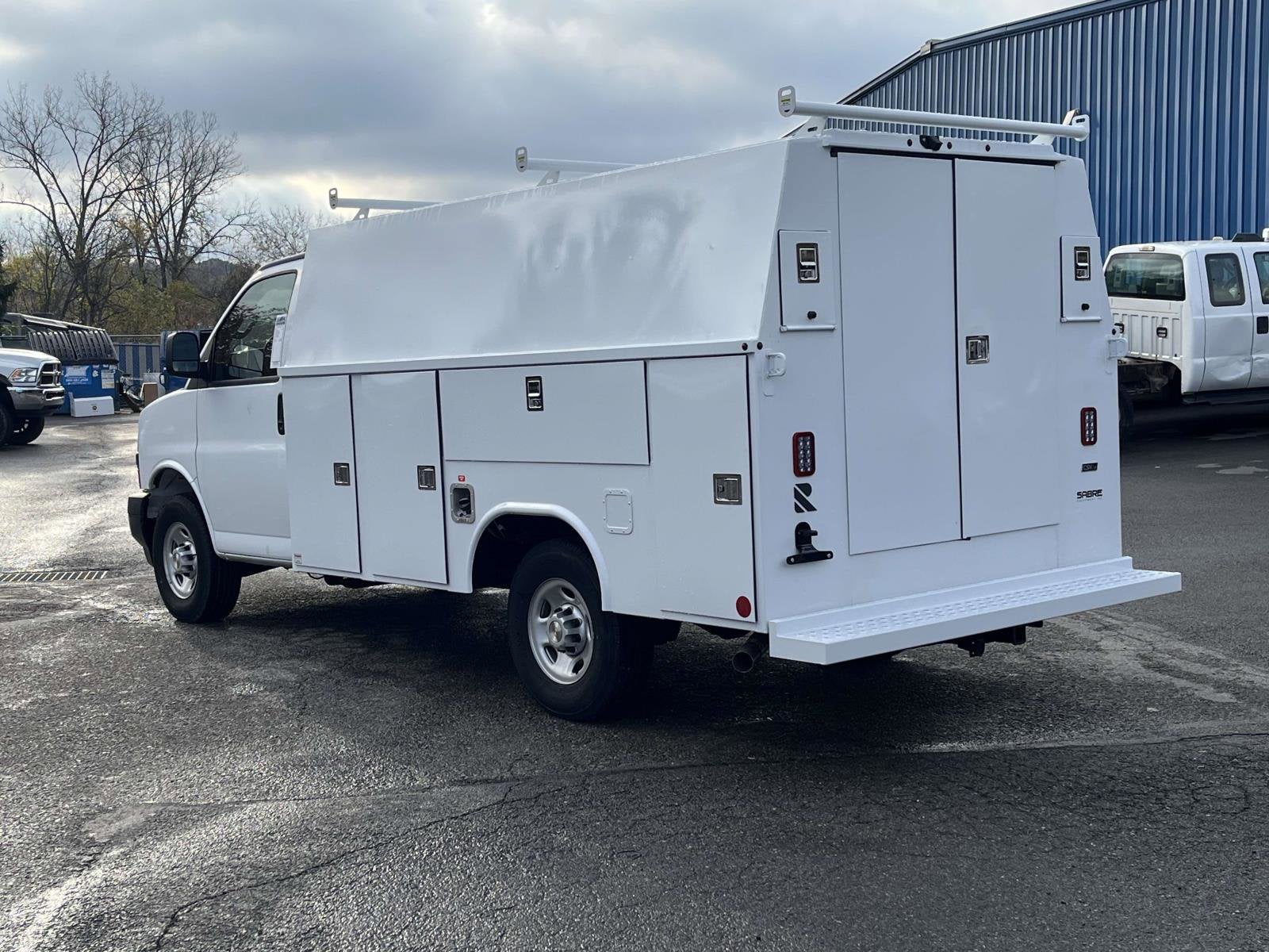 2025 Chevrolet Express Cutaway 3500 1WT