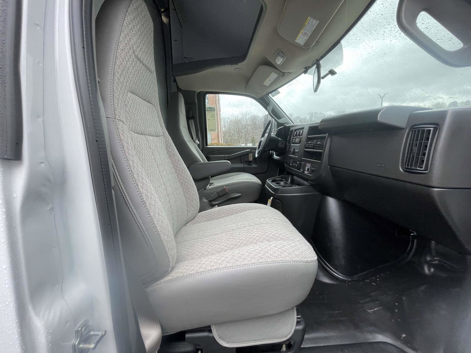 2026 Chevrolet Express Cutaway 3500 1WT