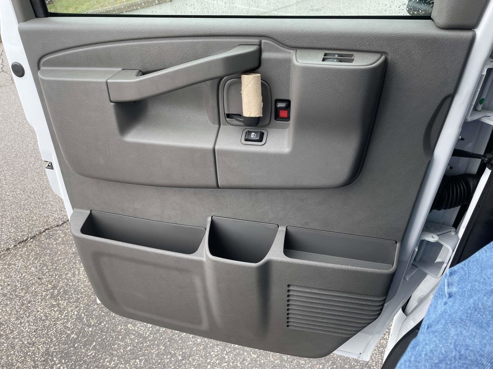 2026 Chevrolet Express Cutaway 3500 1WT