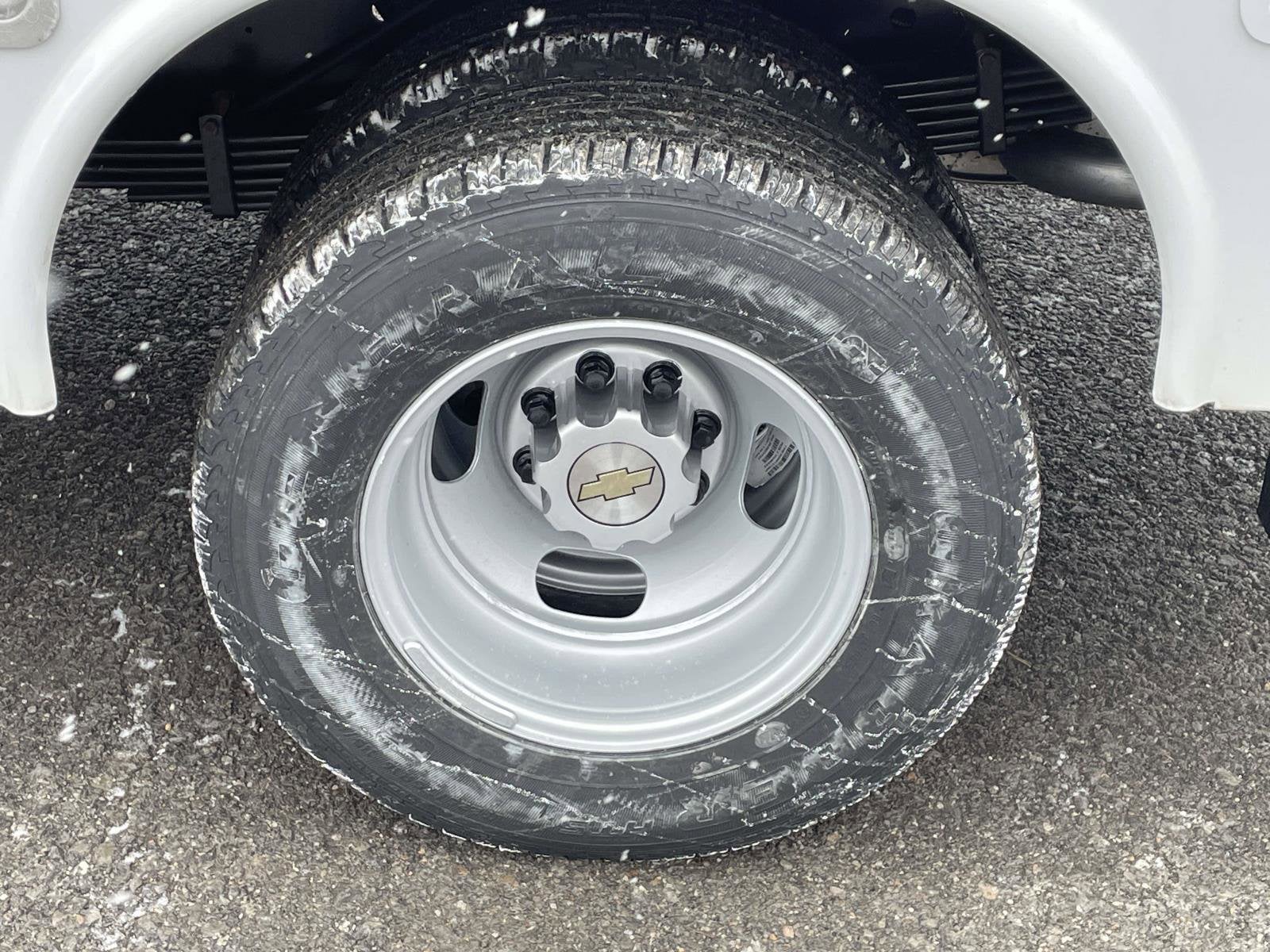 2026 Chevrolet Express Cutaway 3500 1WT