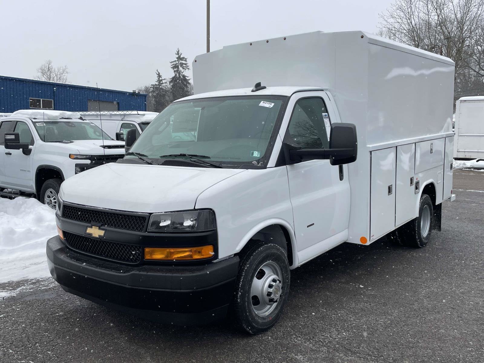 2026 Chevrolet Express Cutaway 3500 1WT