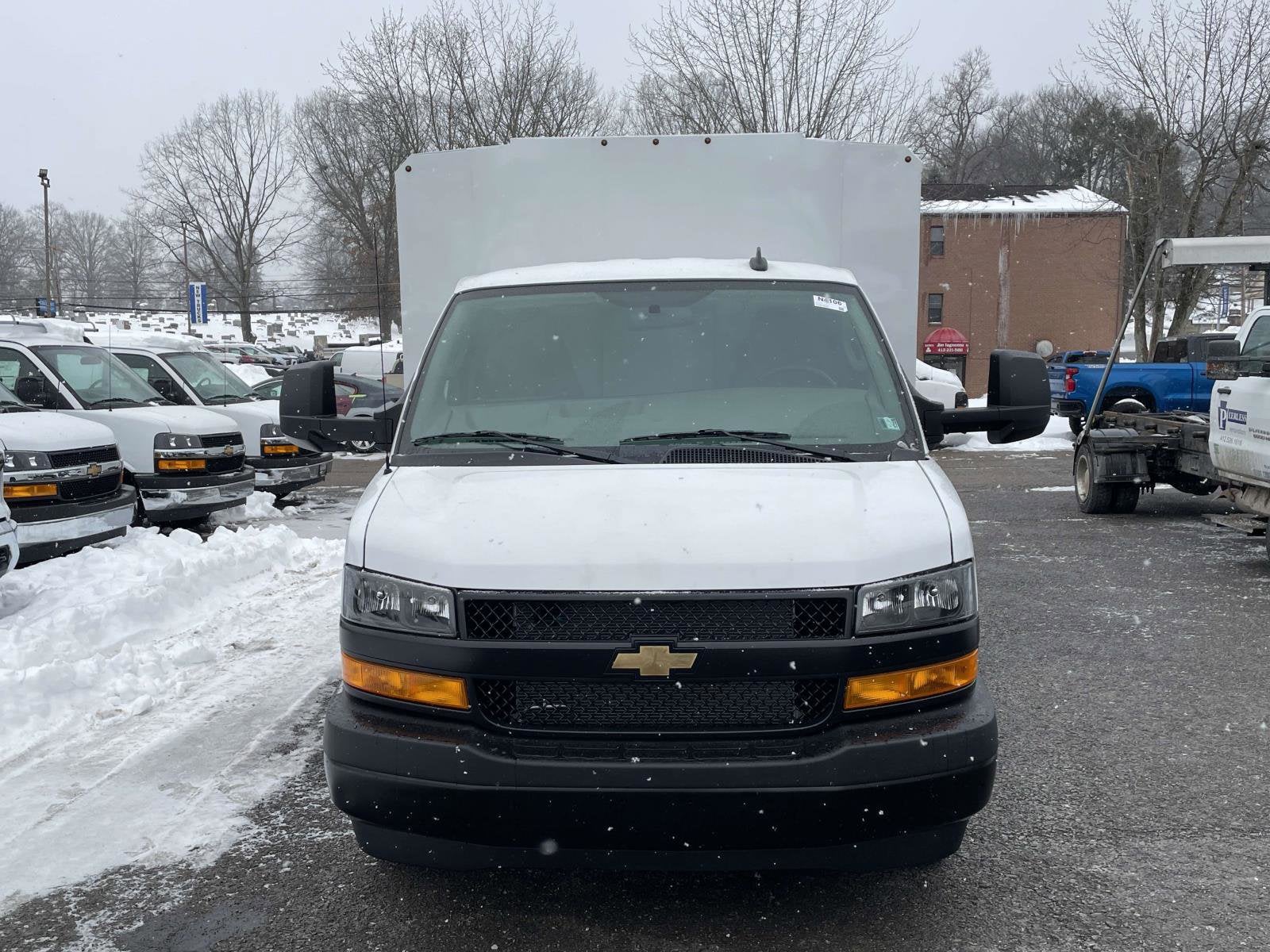 2026 Chevrolet Express Cutaway 3500 1WT