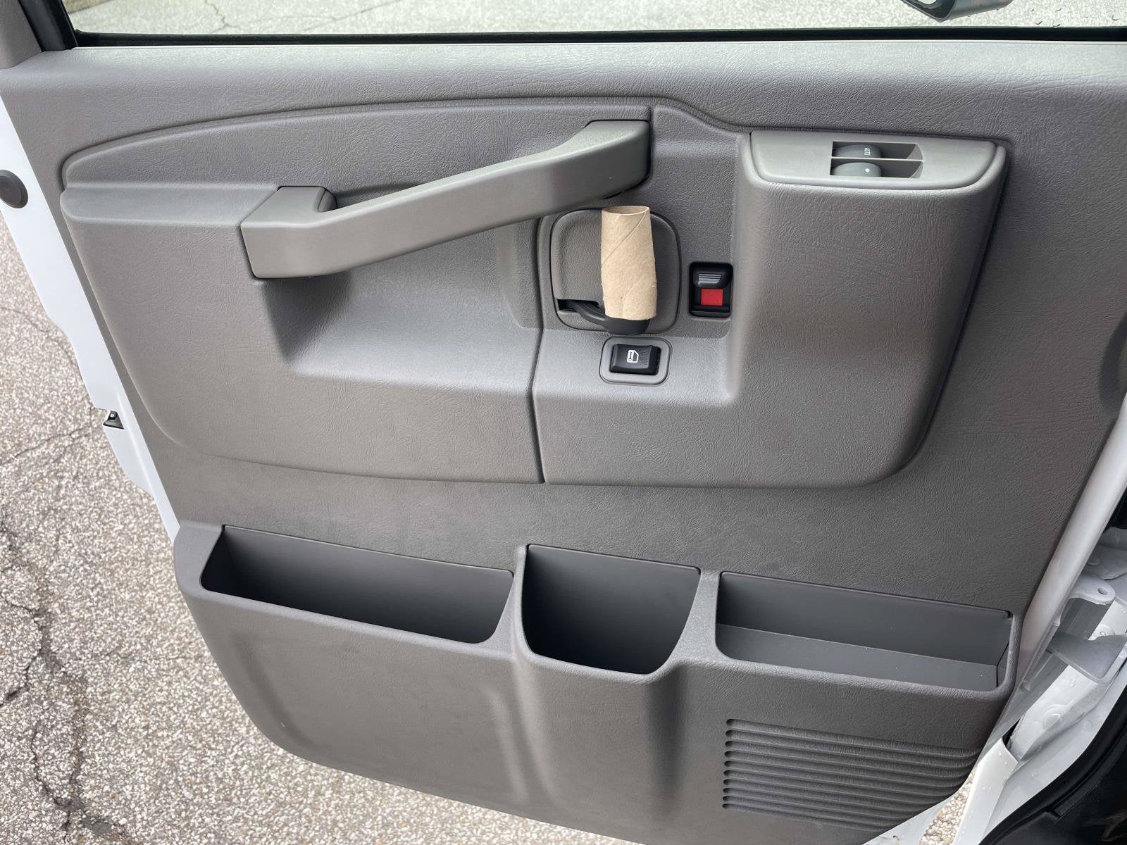 2026 Chevrolet Express Cutaway 3500 1WT