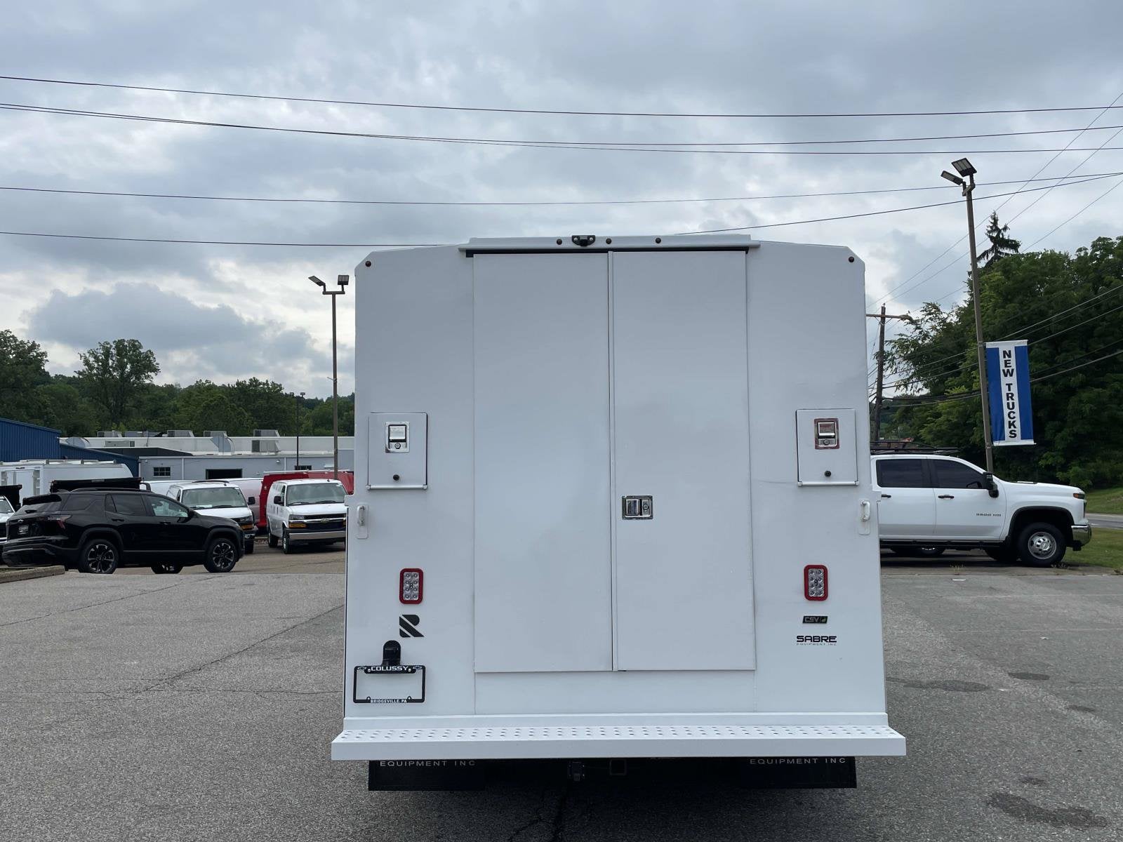2026 Chevrolet Express Cutaway 3500 1WT