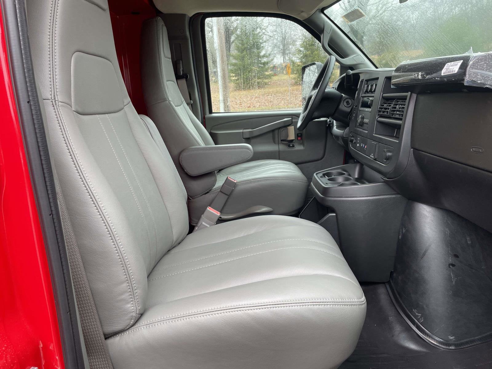 2026 Chevrolet Express Cutaway 3500 1WT