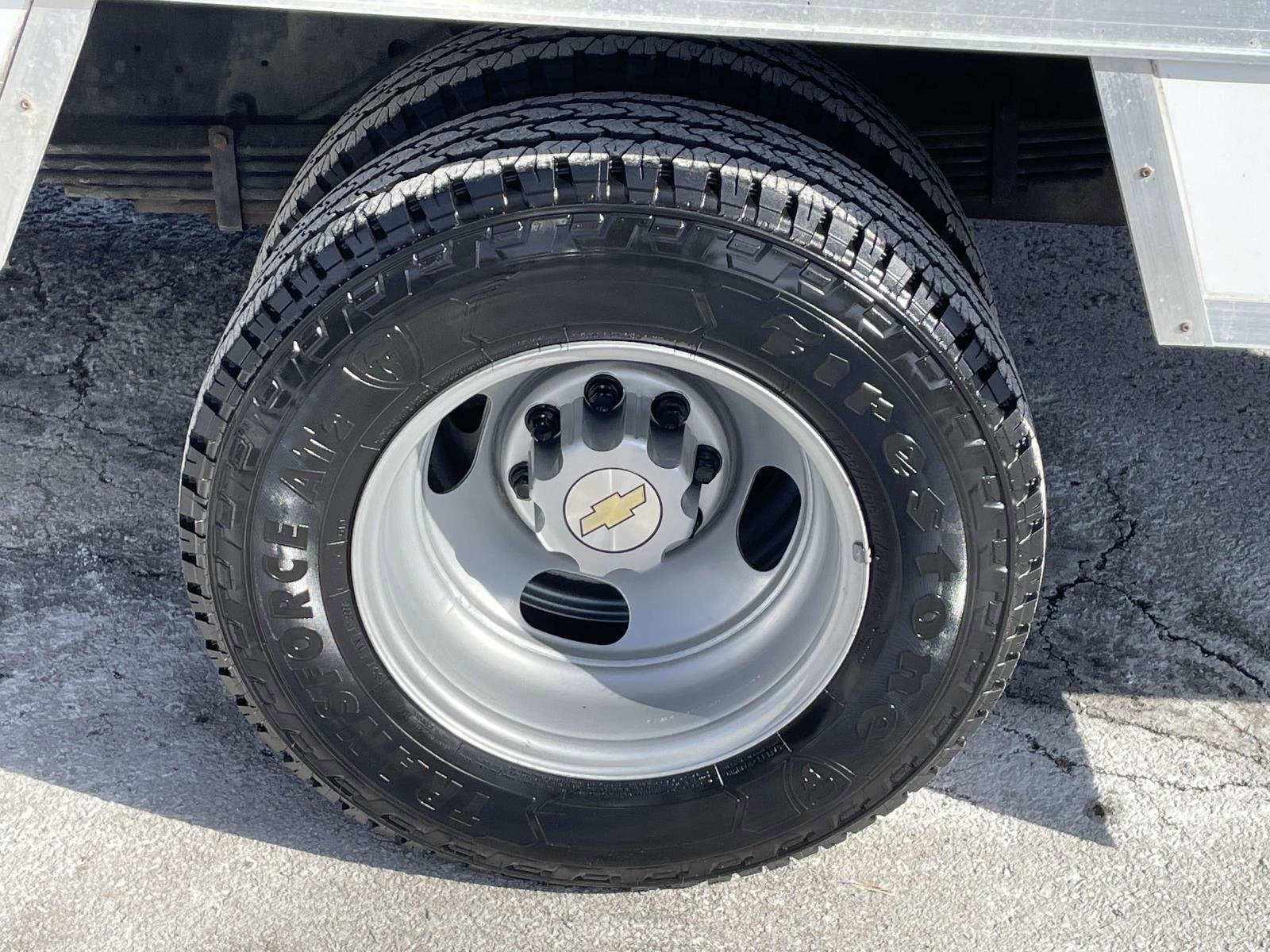 2024 Chevrolet Express Cutaway 3500 1WT