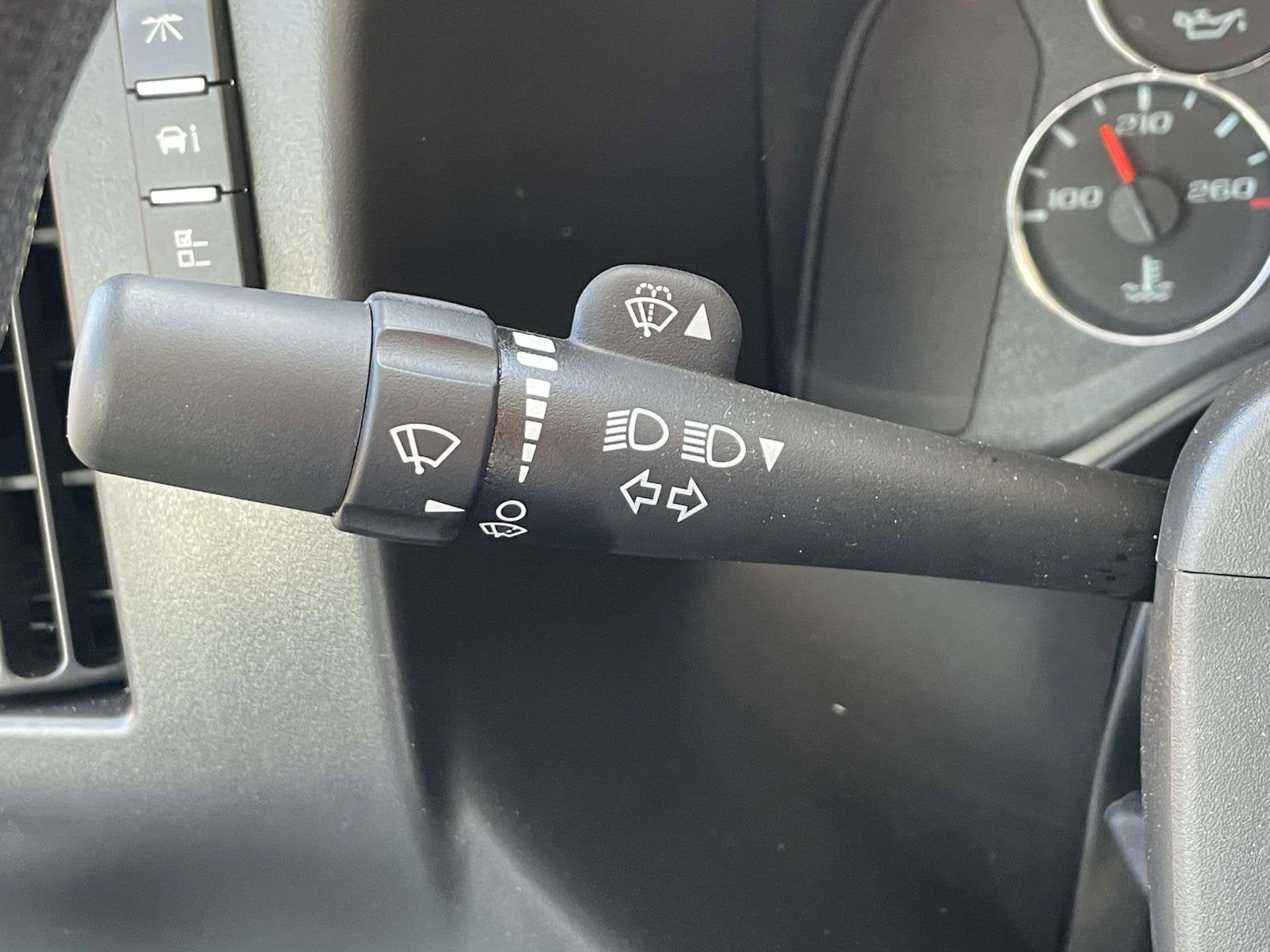 2025 Chevrolet Express Cutaway 4500 2WT