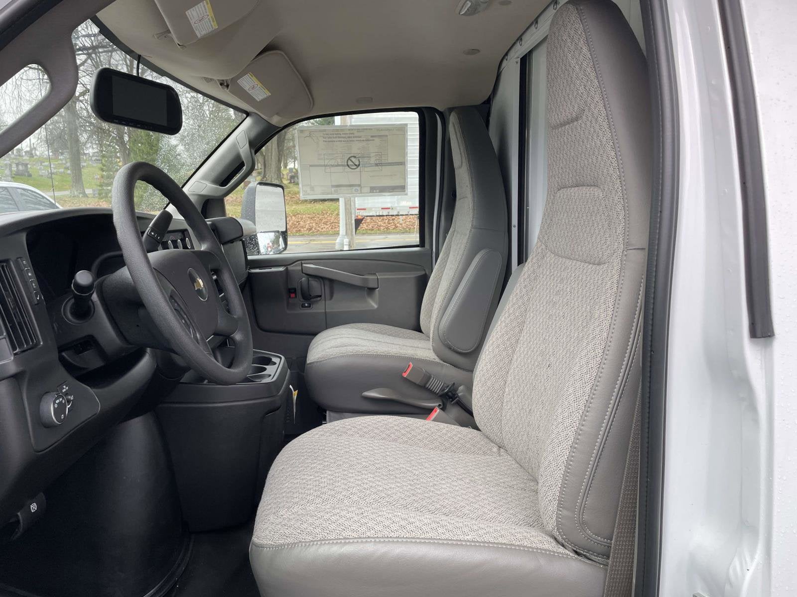 2025 Chevrolet Express Cutaway 4500 2WT